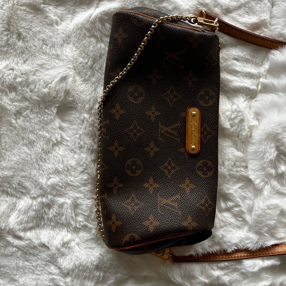 Louis Vuitton Eva Clutch